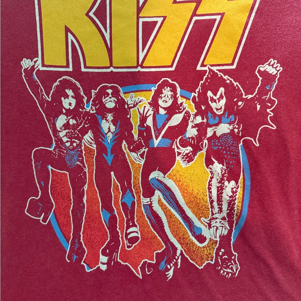 Kiss Red Graphic Tee